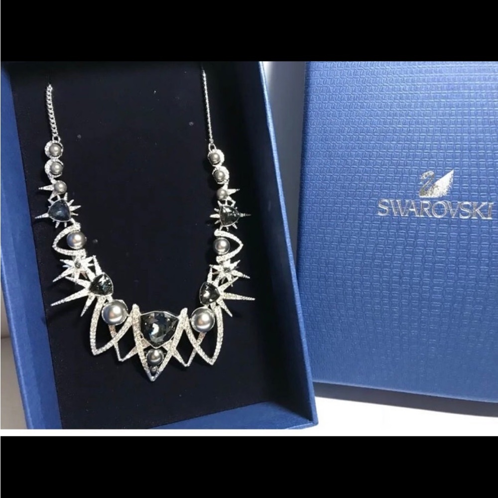 Authentic swarovski fantastic necklace #2886 NWOT no box